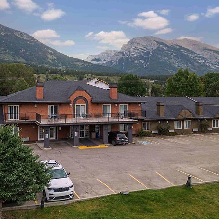 Hotel Northwinds By Basecamp Canmore Exterior foto