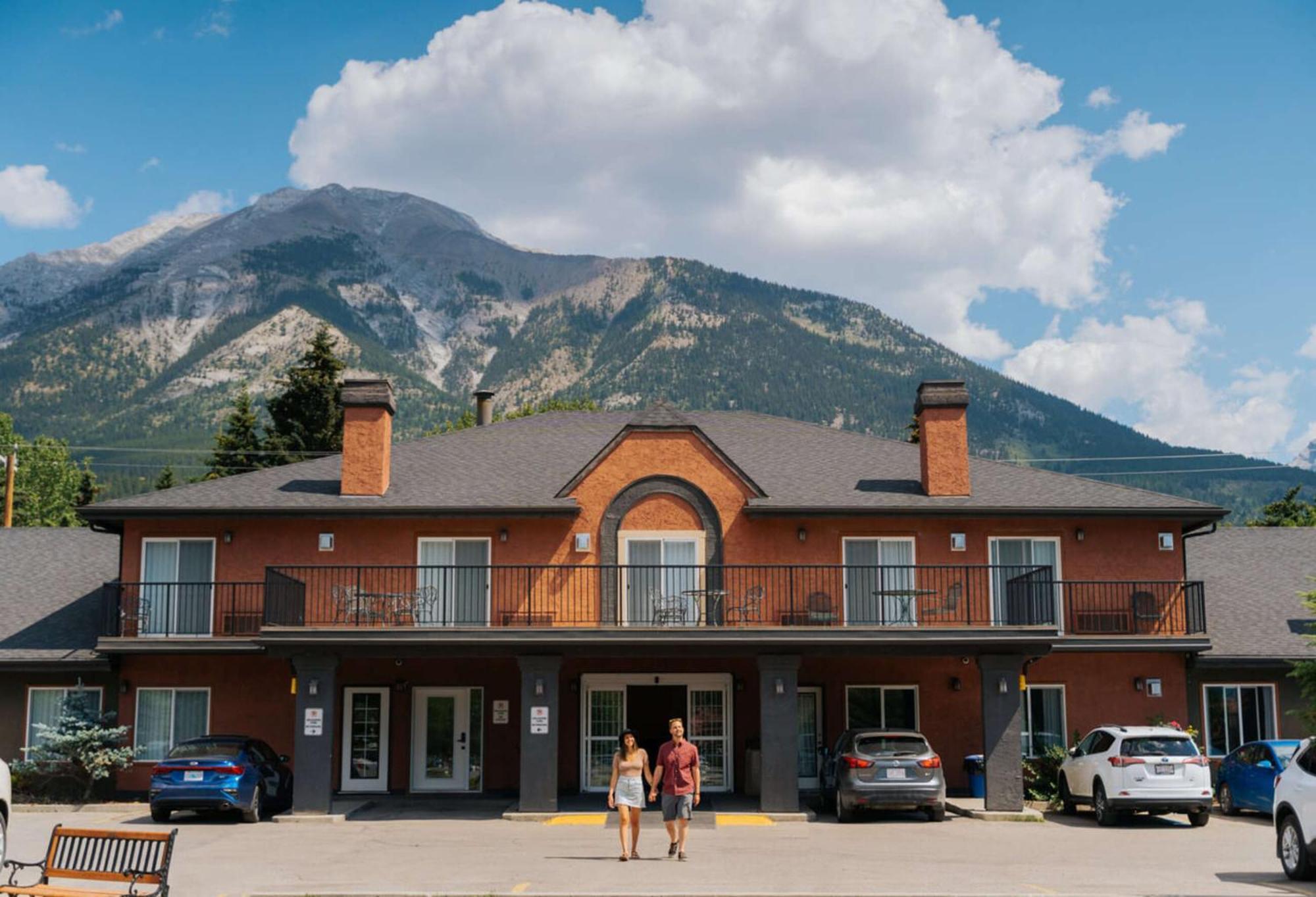 Hotel Northwinds By Basecamp Canmore Exterior foto